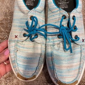 Twisted X size 9M